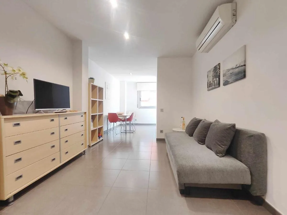 Mazi Apartments Nest Mataró 0*,  España